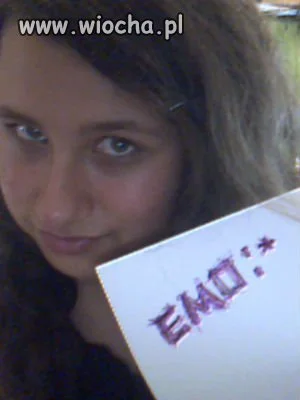 Napis Emo jest, mina jest