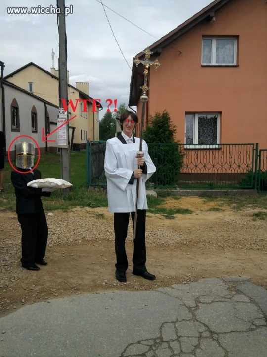 Na procesji.