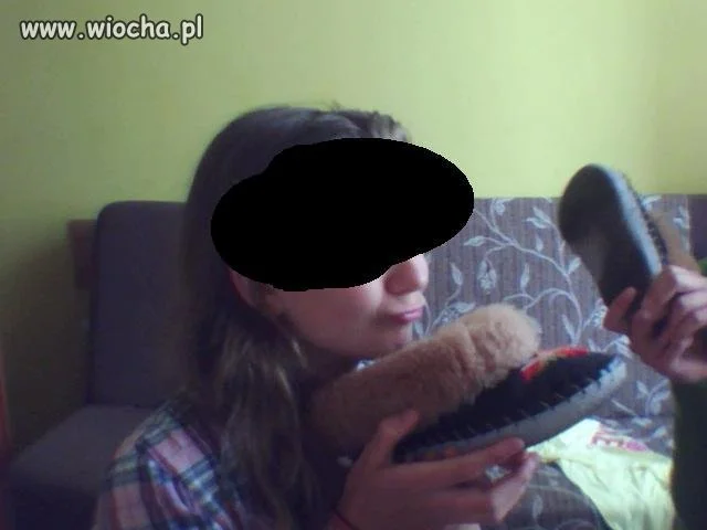 Nie ma to jak wąchanie kapci ...