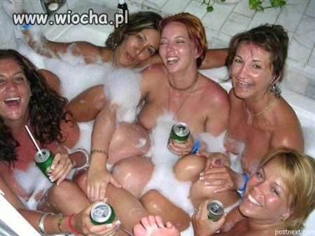 Wspólna kąpiel, piwko i jest zabawa 