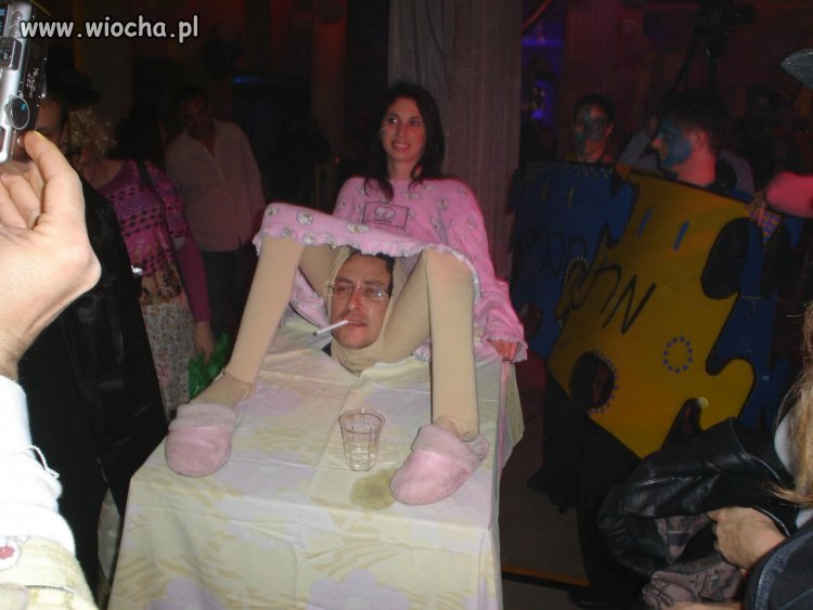 Jedno co przychodzi mi na myśl gdy na to patrzę - 