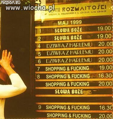 W teatrze.