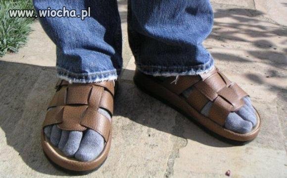 Nowa moda na sandały + skarpetki