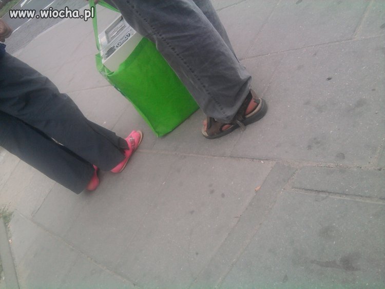 Japonki i skarpety.