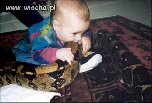 Dziecku właśnie zęby wychodzą 