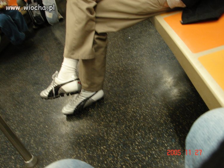 Koleś w metrze 