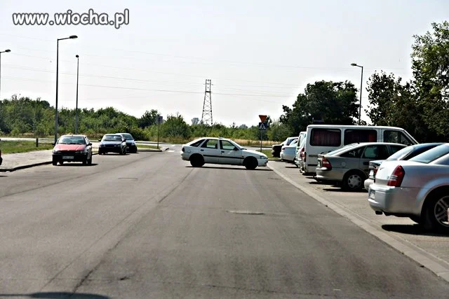 Kolejny mistrz parkowania