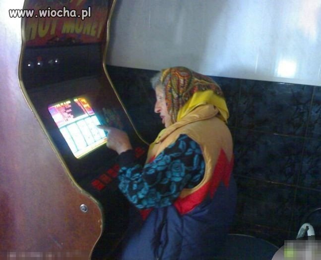 BABCIA NA MASZYNIE