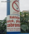 Kraków: naklejka zakazująca naklejania naklejek 