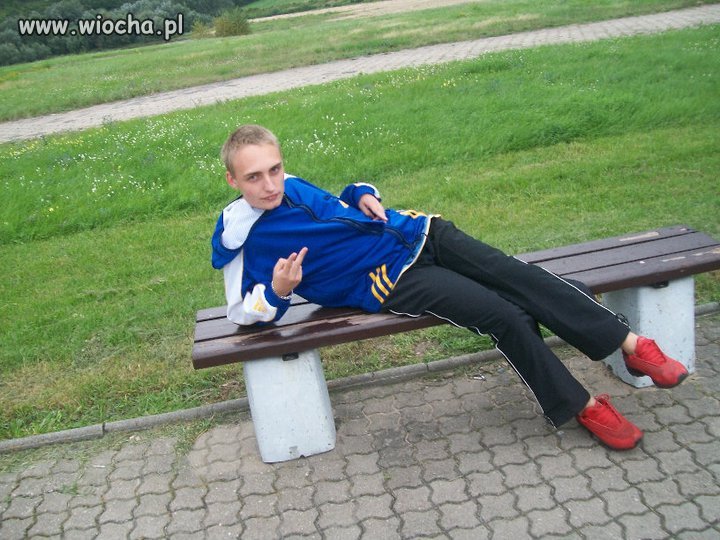 Lans na zbyt krótkie dresy.