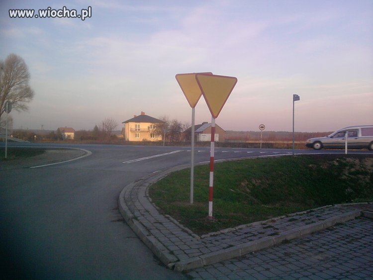 Ustąp pierwszeństwa ustępującemu...