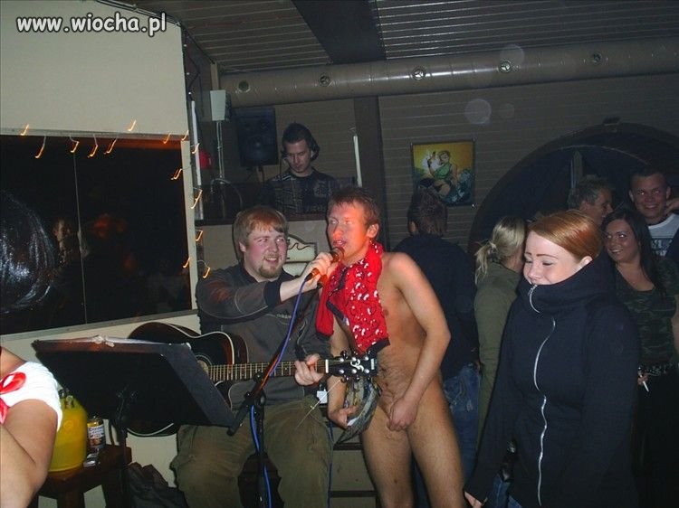Karaoke na waleta