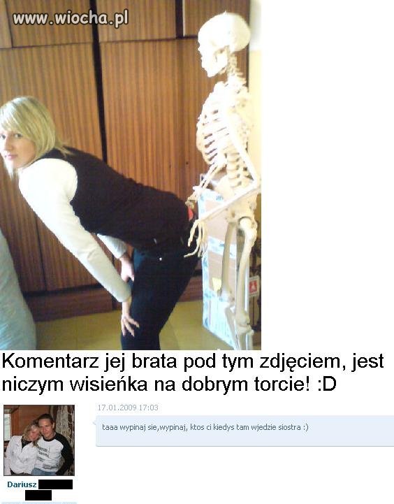 Ze szkieletem od tyłu