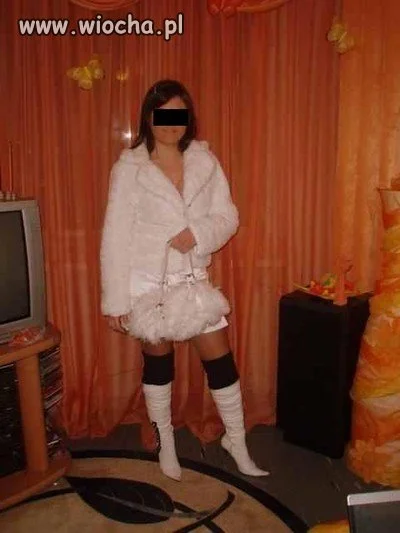 Wyszukany styl dziuni w białym