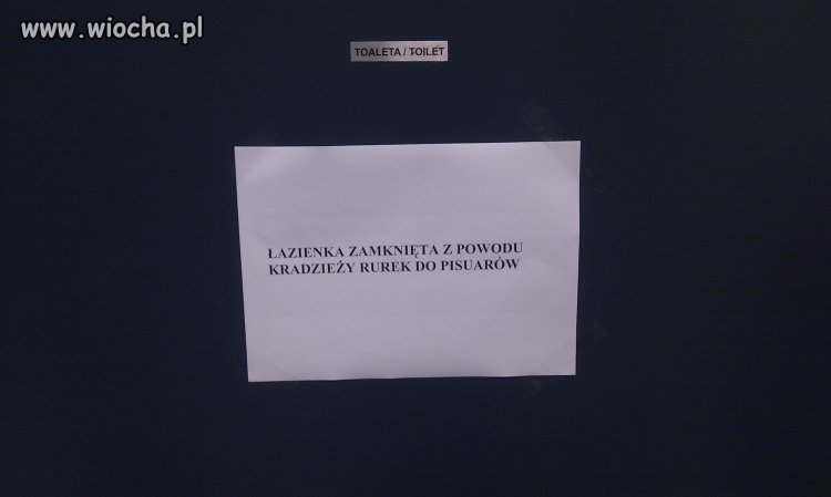 Łazienka w jednym z gmachów PW
