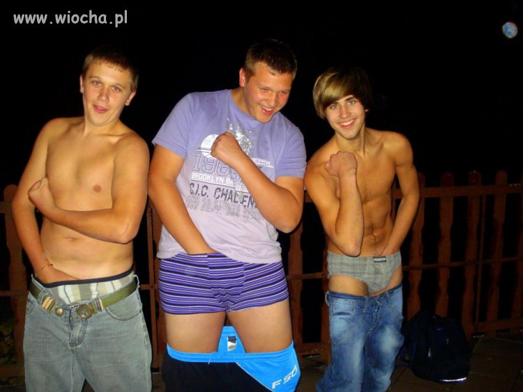Grzebanie w jajach=wiocha