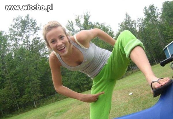 Popuściła w majtki i się chwali