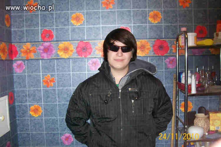 Gangster w ciemnych okularach
