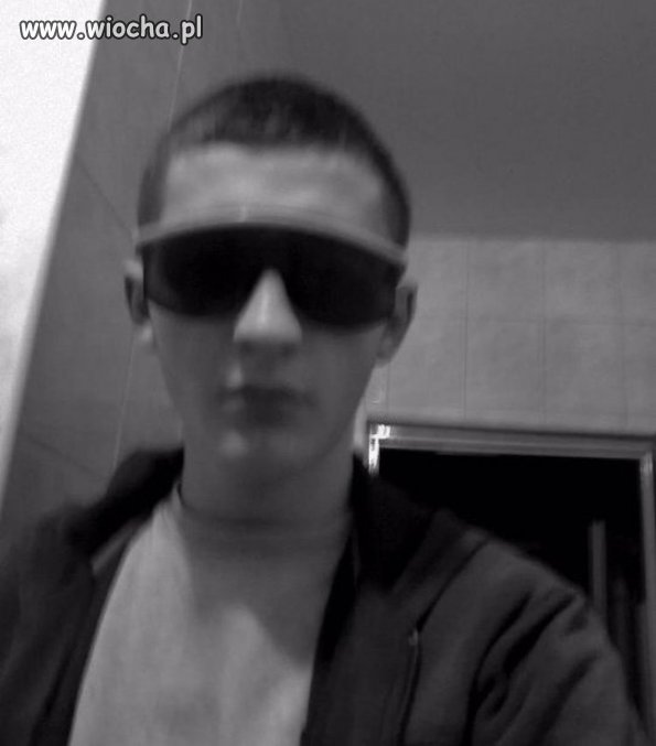 Lans na ciemne okulary w kiblu GANGSTA