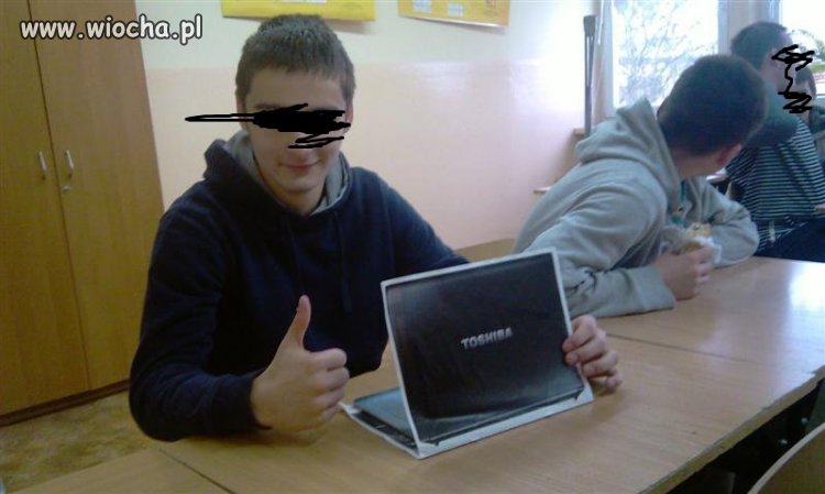 Z nowym laptopem