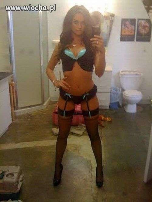 Nie ma jak sexy fotka przed lustrem