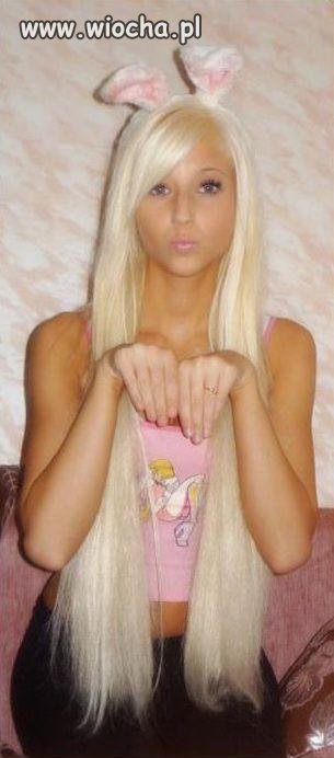 Dzióbek jest, blond obecny róż obowiązkowo.