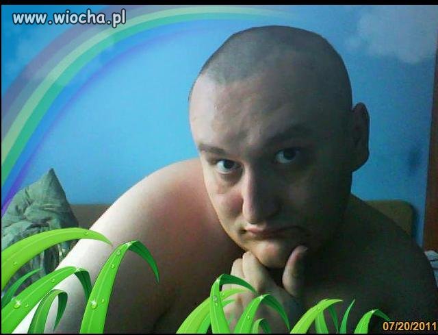 Słit tęcza i trawa.