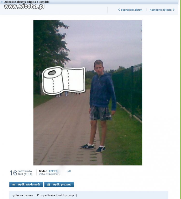 Wklejony papier toaletowy...