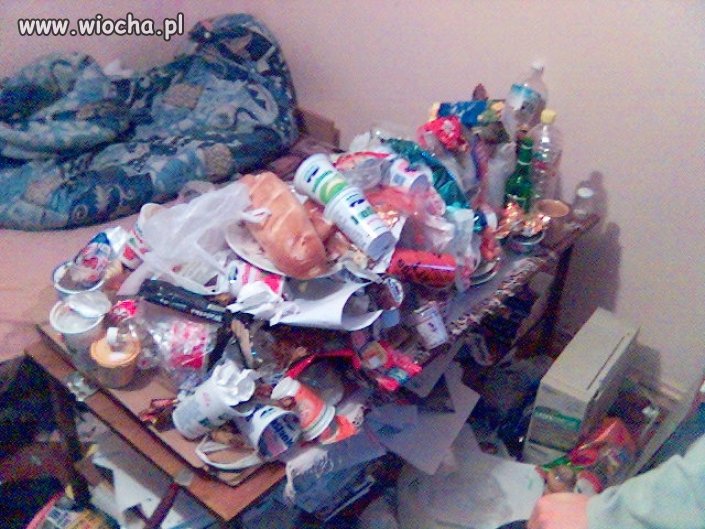 Studencki stół.