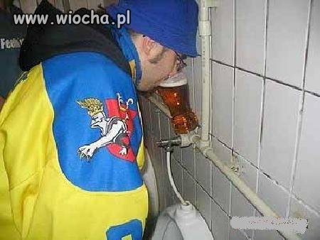 Nie zrezygnował...