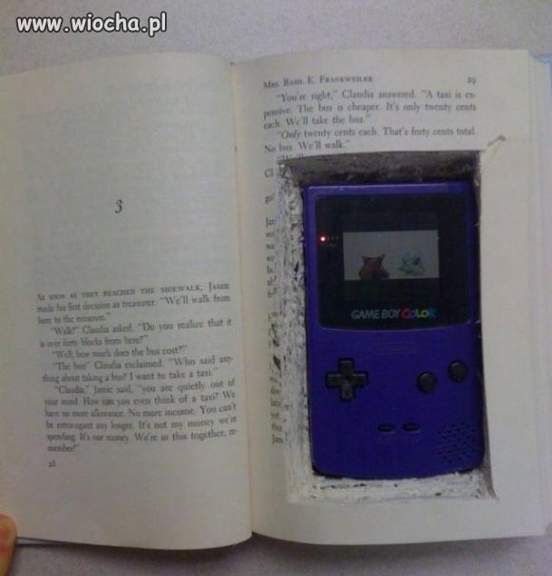 Jak schować sprytnie gameboy'a