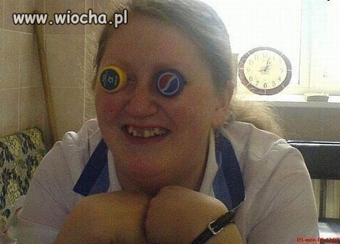 Uśmiech jest, dziurawe zęby są.