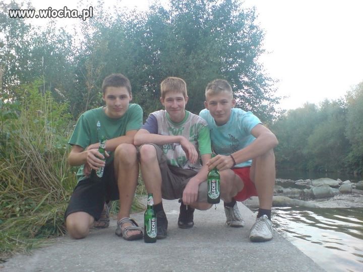 Dzieci z piwem. 