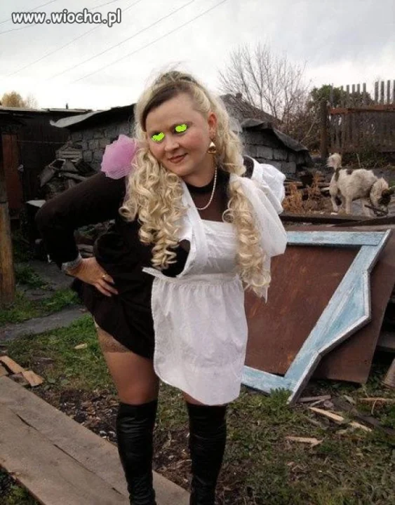 Sexy blondi...