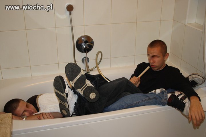 Hallo ... Halllo !!!   jest Tam ktoś ?