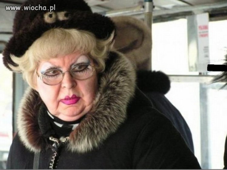 Pani 70+ i jej makijaż
