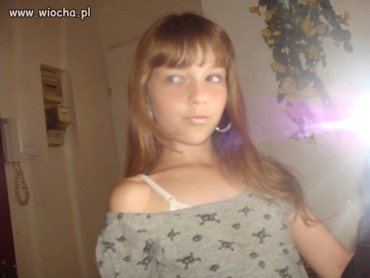 Od młodych lat zaczyna być tapeciarą. Brawo 