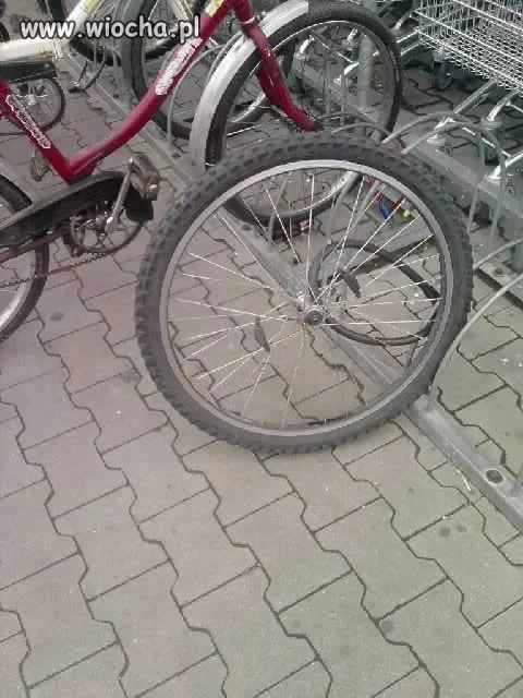 Ino koło się ostało.