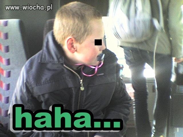 Niektórzy nie mogą przeżyć bez smoczka