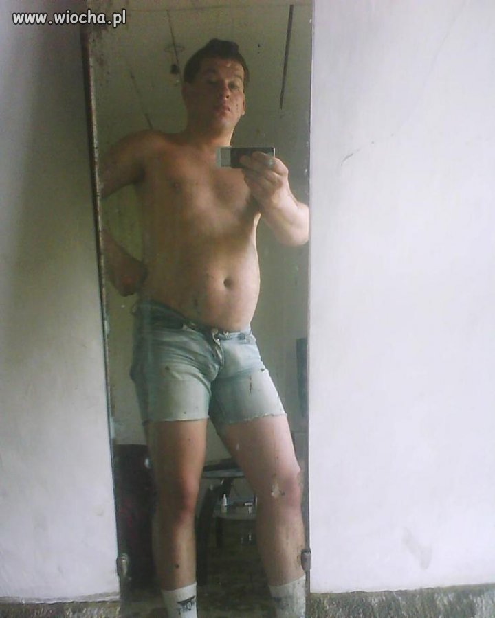Sexy spodenki i ich zawartość.