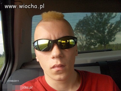 Extra fryzurka jest...