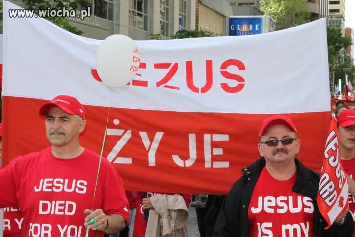 JEZUS ŻYJE