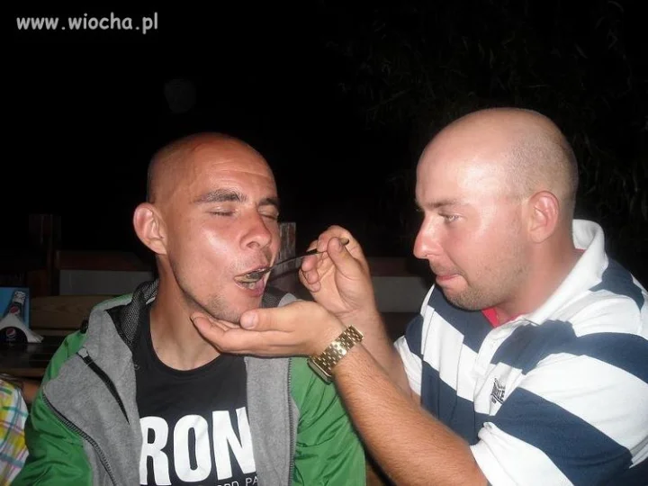 Sam jeść nie daje rady