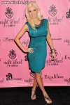 No proszę co my tu mamy piękna Holly Madison 