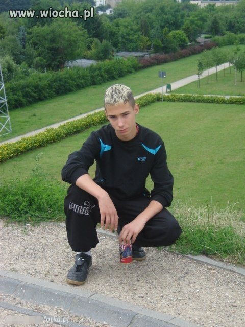 Farbowane blond włosy, 14 lat...