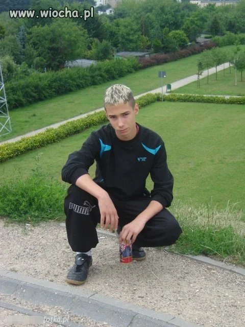 Farbowane blond włosy, 14 lat...
