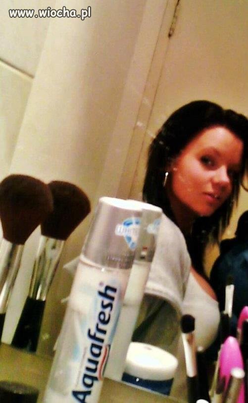 Reklama: Aquafresh...