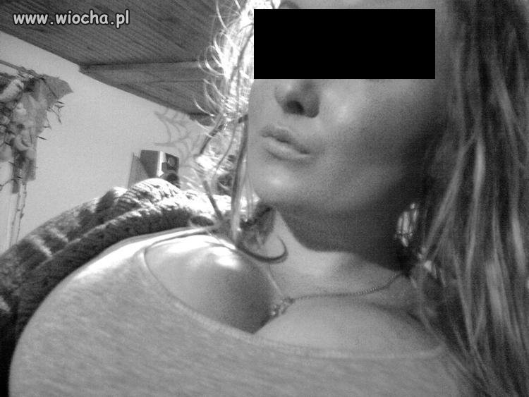 Dzióbek lekki jest ale uzupełniają to cycki