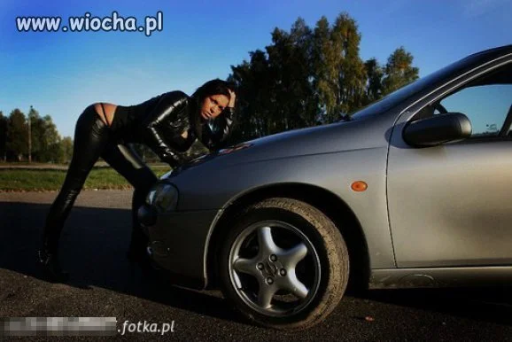 Widać, że ku*wa. Wypiąć się musi...