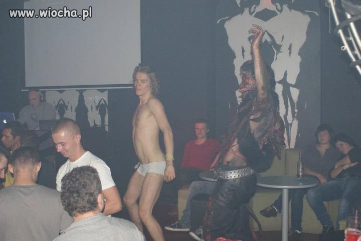 Baunsuj mały, baunsuj...